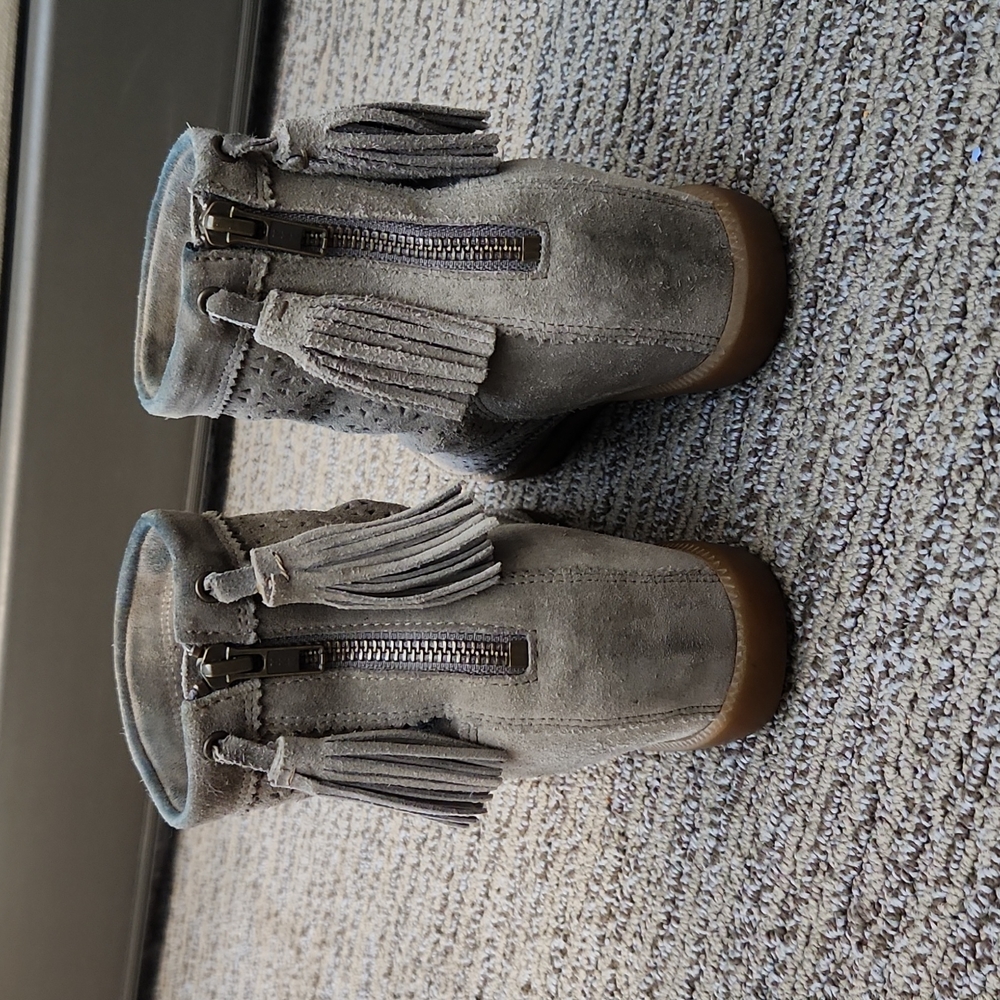 Isabel Marant Bealay Suede Booties - Picture 3 of 16